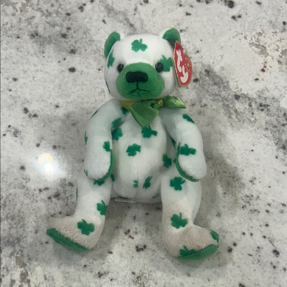 Ty White & Green Shamrock Plush beanie babies Bear with Tag- Clover 2001